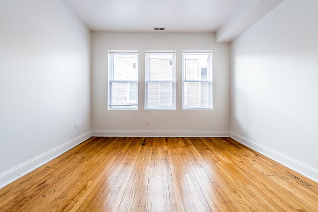 Photo - 8000 S Paulina