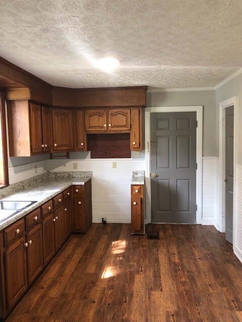 Photo - Renovated 2 Bedroom 2 Bath Home for Rent with Detached Garage!