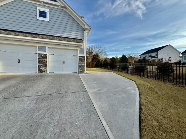 Photo - 1316 Spicer Ln