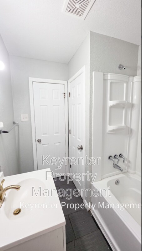 Photo - 1817 E 83rd Terrace