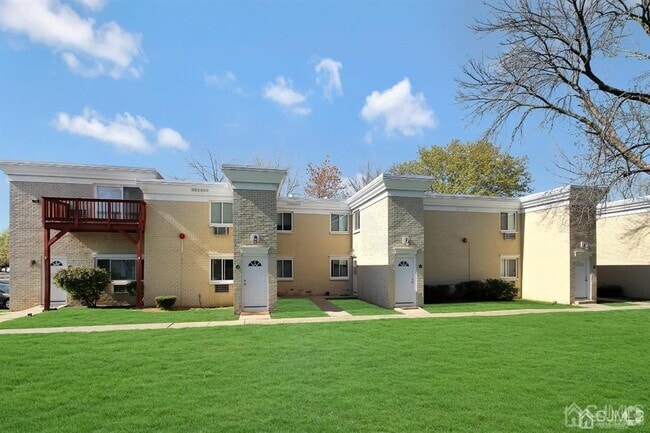 Building Photo - 11 Lake Ave Unit 2B Rental