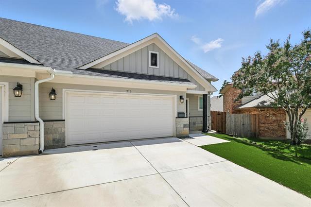 212 Wayside Ct