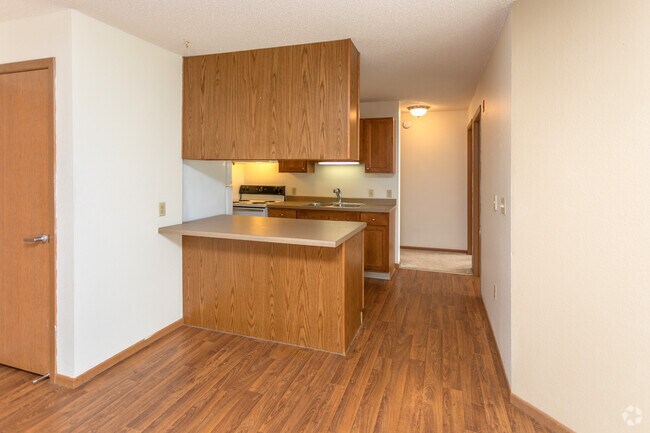 2BR, 1BA - 918SF