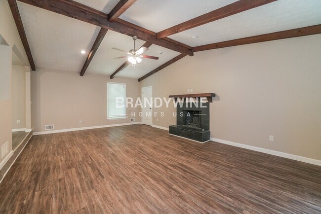 Photo - 1066 Basswood Ct