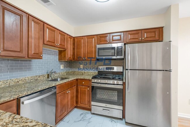 Photo - 414 Waterford Dr