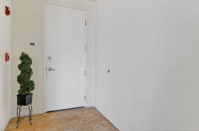 Photo - 616 SE 20th Ave Unit 302