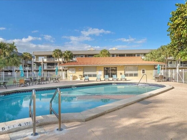 Building Photo - 300 Layne Blvd Unit 212 Rental