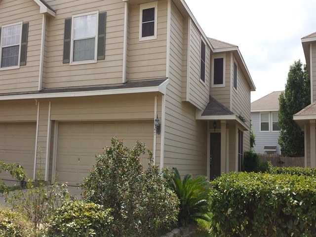 Building Photo - 16547 Beckland Ln Rental