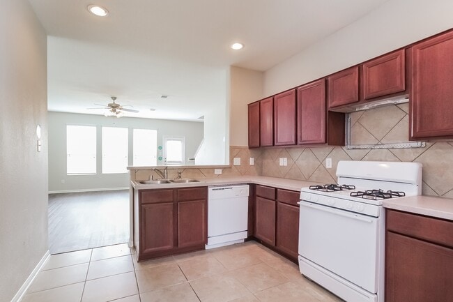 Photo - 17914 Seco Creek Ln