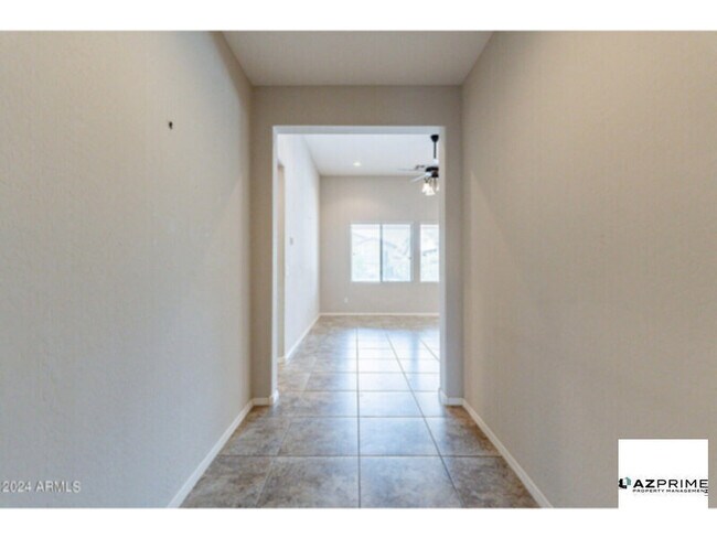 Building Photo - Awesome Home