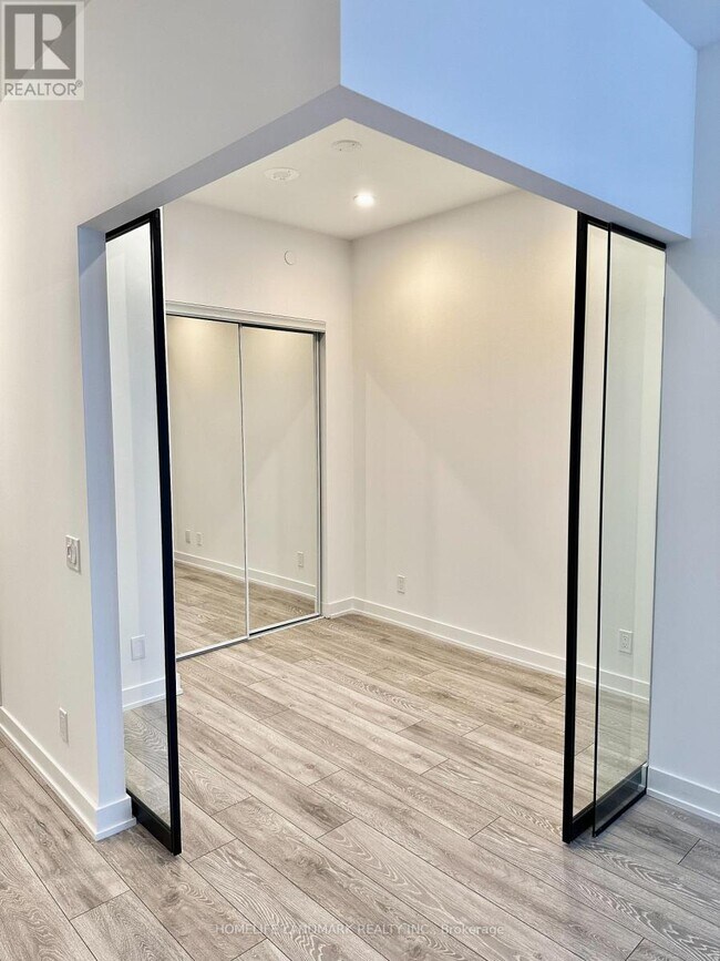 Photo - 108 Peter St