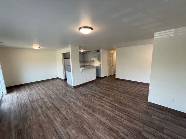 Building Photo - 2308 NW Garryanna St Rental