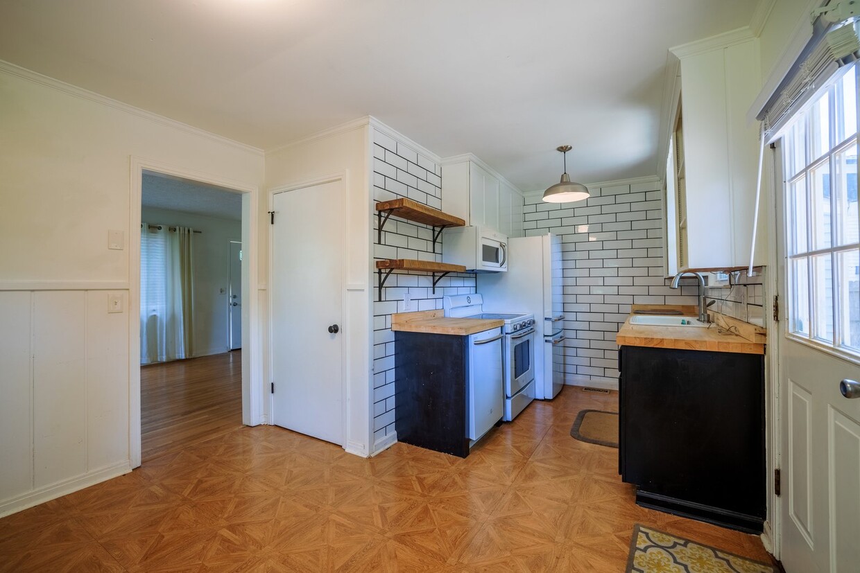 Quaint Cul-de-sac Home Now Available in Ri... - Quaint Cul-de-sac Home Now Available in Ri...