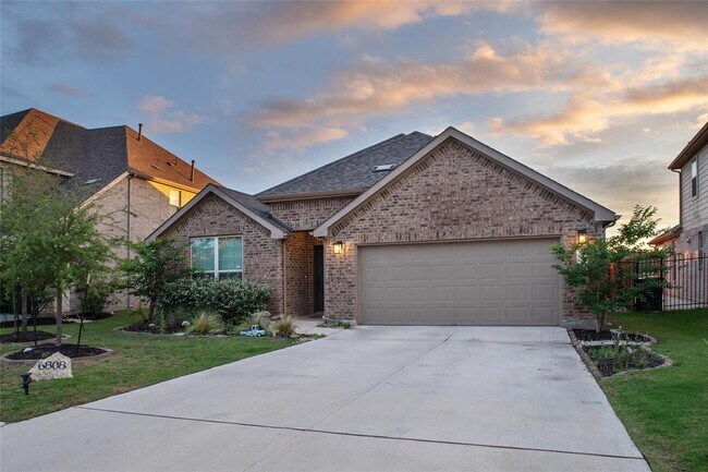Photo - 6808 Cliff Rose Dr