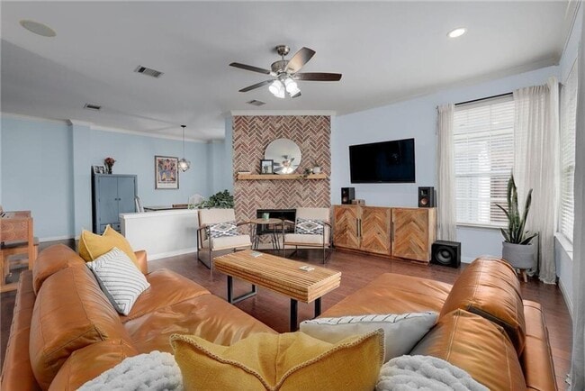 Photo - 1705 Azalea Dr