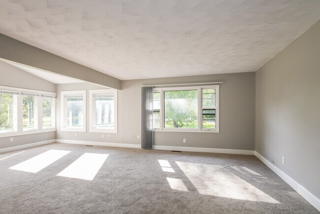 Photo - 1725 N Raceway Rd