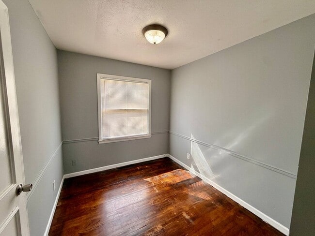 Photo - 6002 Farley Ave