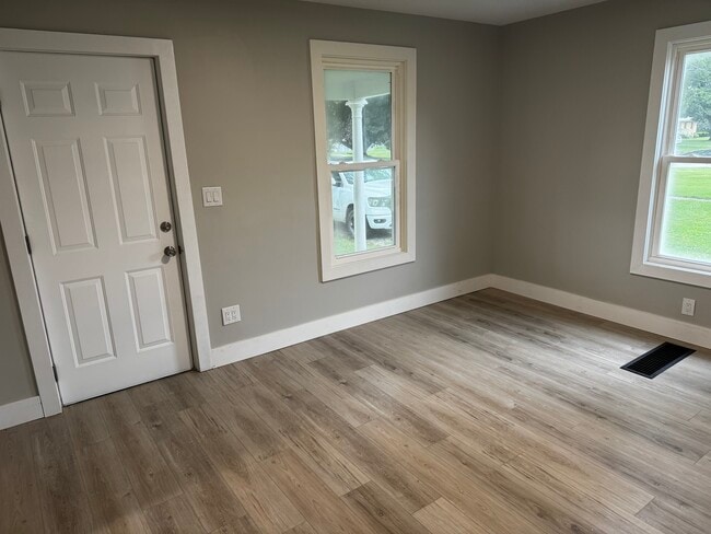 Photo - 509 SW 5th Ave