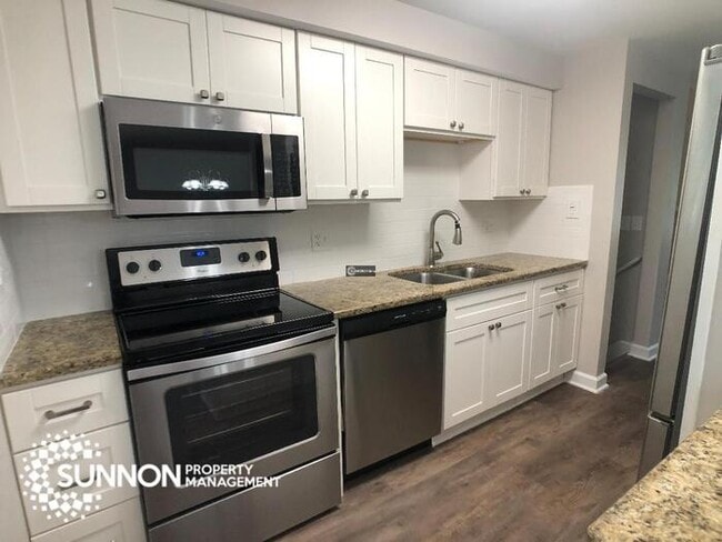 Photo - 4BR 2BA Renovated to perfection!