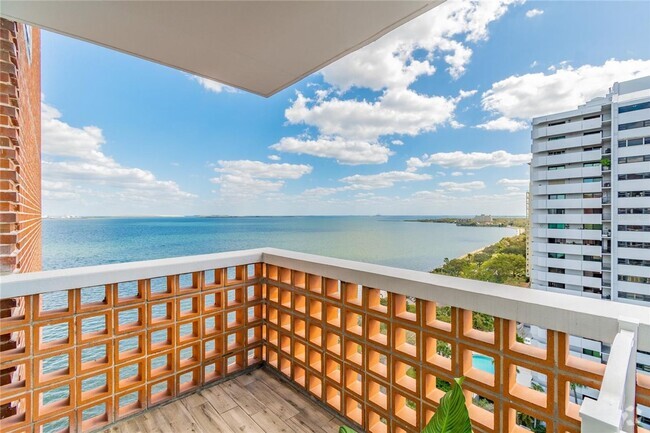 Building Photo - Spectacular Bayshore Views Unit 15F Rental