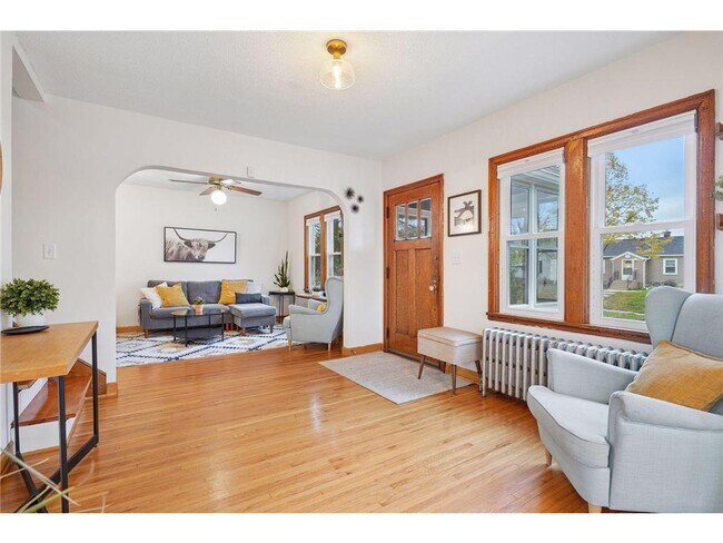 Photo - 1705 Ivy Ave E