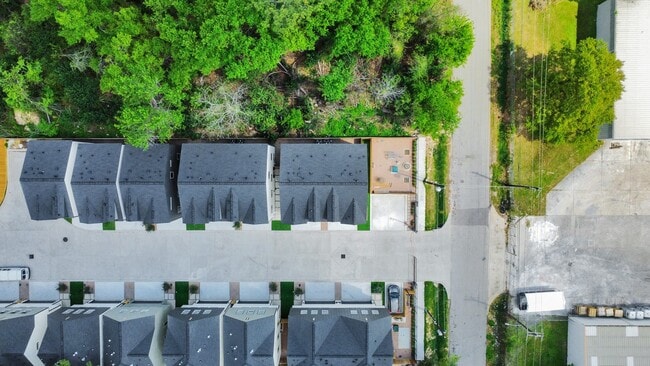 Photo - 5303 Kindred Gdn Ln