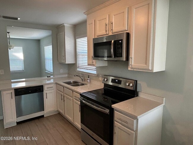 Photo - 825 14th Ave N