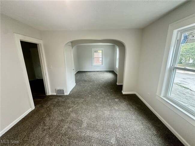 Building Photo - 833 Work Dr Unit 835