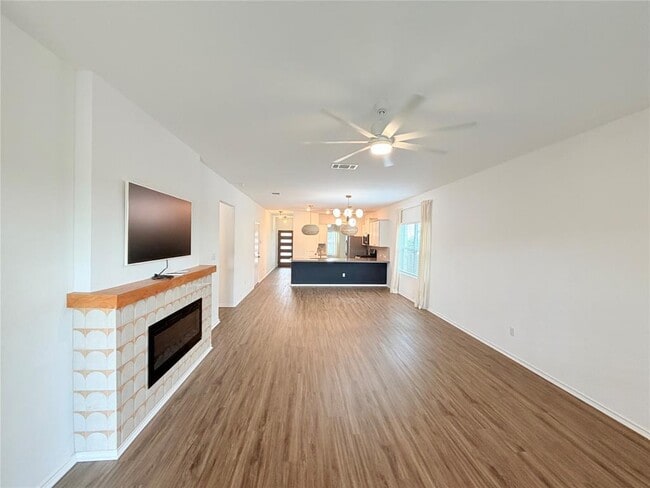 Photo - 928 Legends Ln