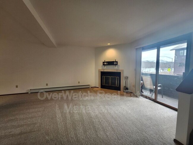 Photo - 1932 Beaver Pl