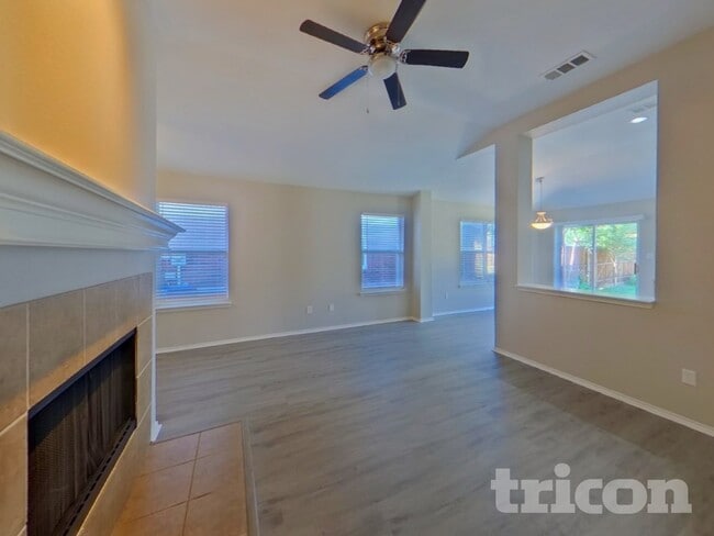 Photo - 1005 Charlotte Dr