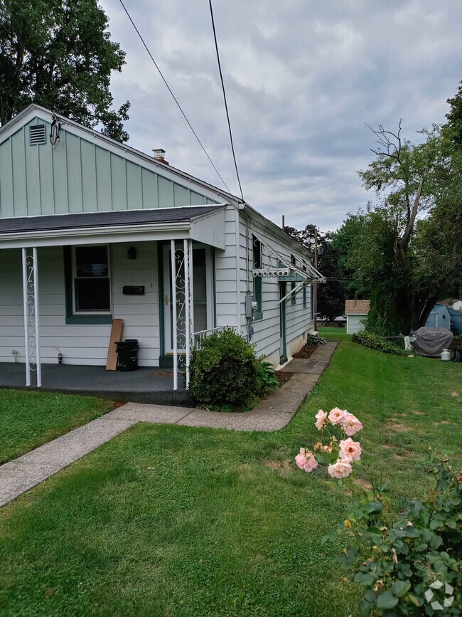 Building Photo - 218-220 S 13th St Rental