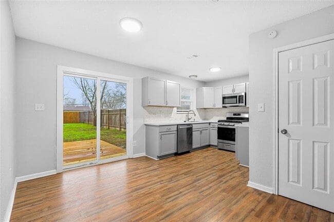 Photo - 10511 Man O War Ave