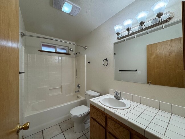 Photo - 1023 W Harris St Unidad 1023