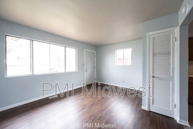 Photo - 2246 N Leland Ave