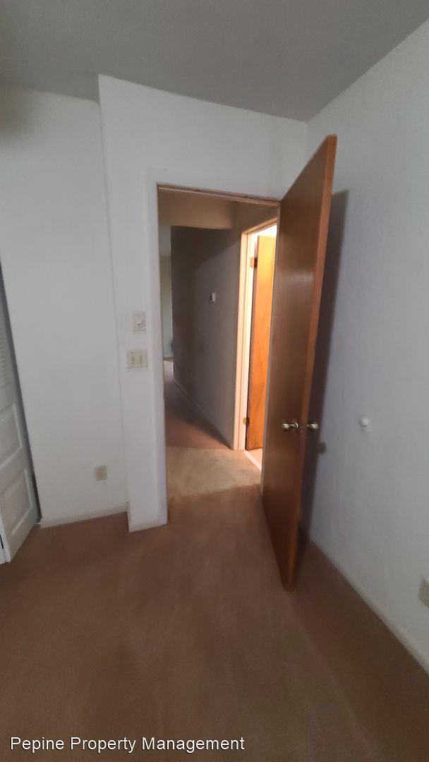 2 br, 1 bath House - 2862 SW 39th Ave