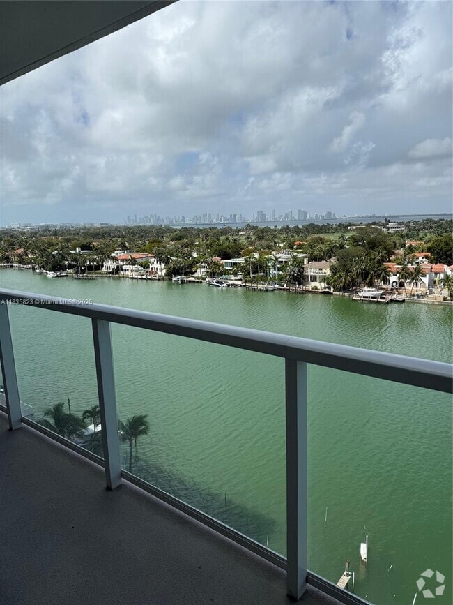 Building Photo - 5750 Collins Ave Unit 11D Rental