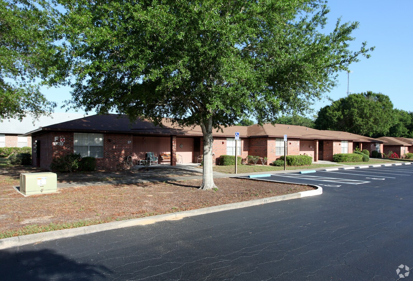 Photo - Eustis Sands Apartments