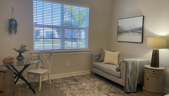 Photo - 15968 Crofton Spgs Wy Unidad 2