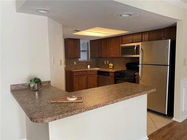 Photo - 2185 Palmyra Dr Unit 2185