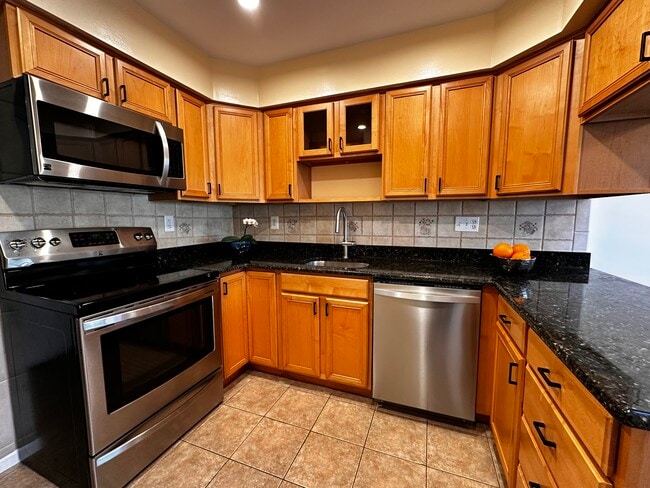 Kitchen - 36 Heather Ct