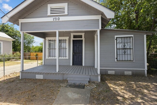 Building Photo - 2 Bedroom/1 Bath Woodlawn Subdivision