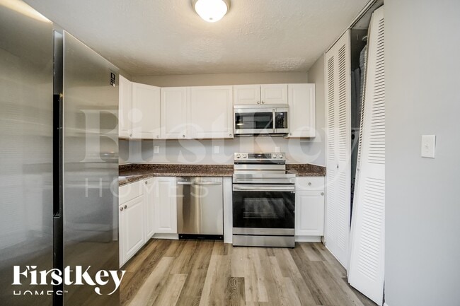 Photo - 614 Palace Ln