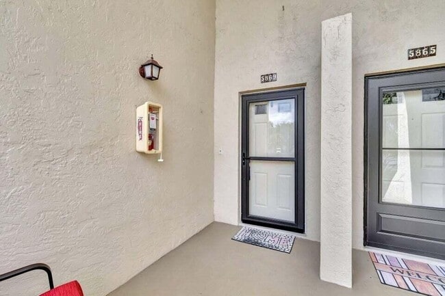 Photo - 5869 Parkwalk Dr