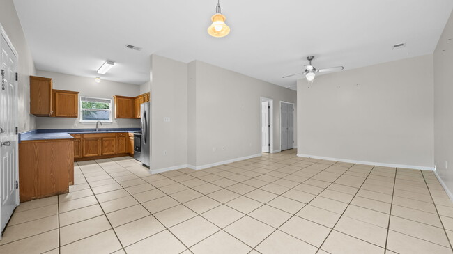 Photo - 601 S Cedar St