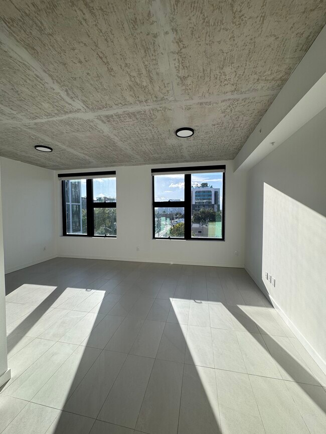 Photo - 264 NW 31st St Unit S