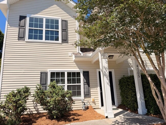 Photo - Spacious 3BR/3BA AVAILABLE NOW!