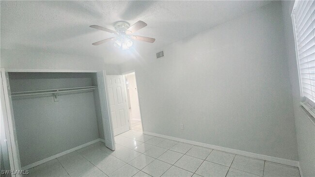 Photo - 5031 SW 16th Pl Unidad 102