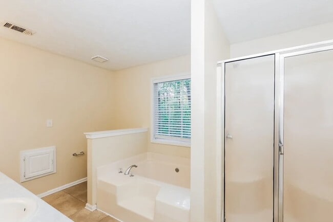 Building Photo - 161 Hayes Cir Rental