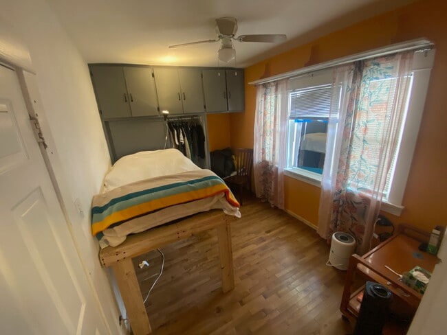 Building Photo - 3637 Marlborough Ave Rental